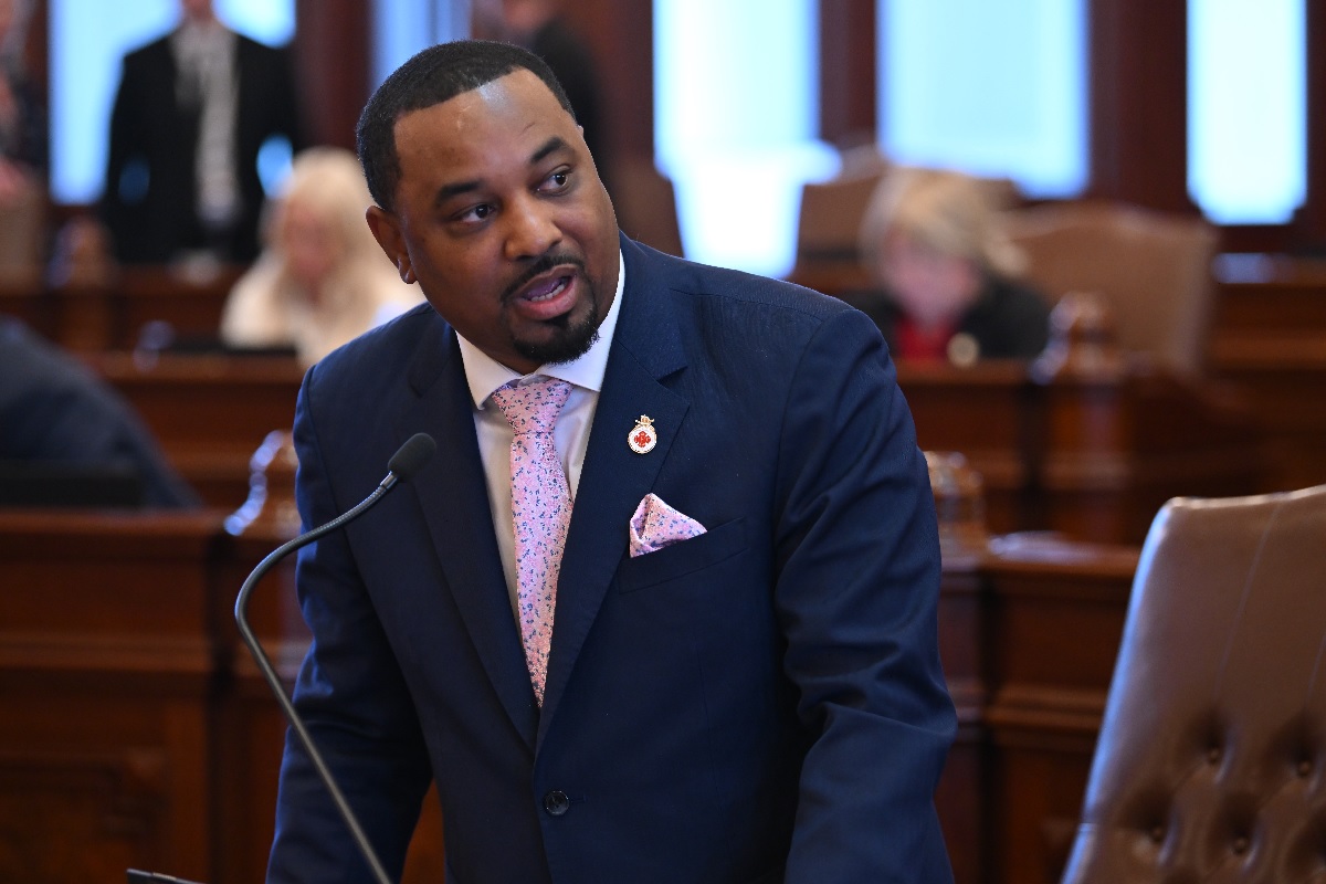 State Senator Willie Preston speaks on the Senate floor
