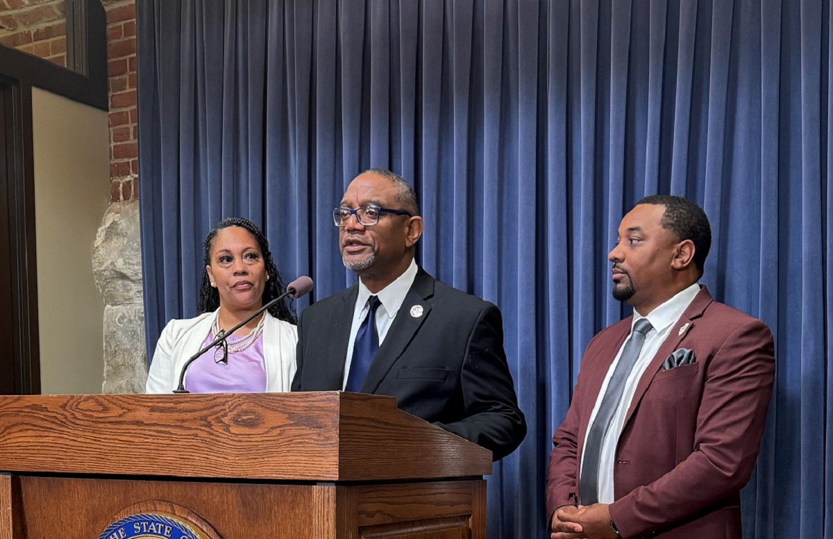 HB2385Presser001