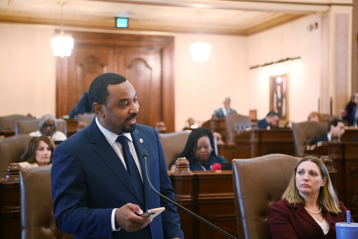 State Senator Willie Preston speaks on the Senate floor
