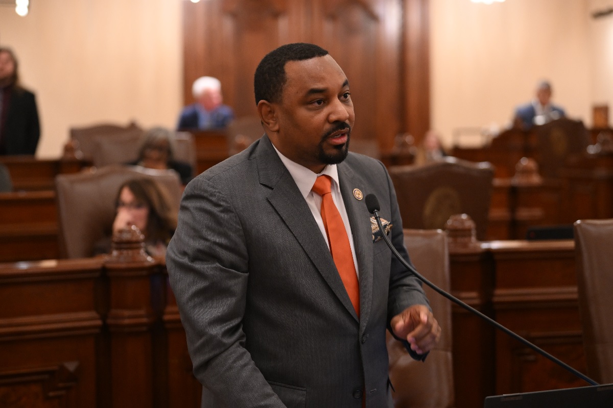 State Senator Willie Preston speaks on the Senate floor